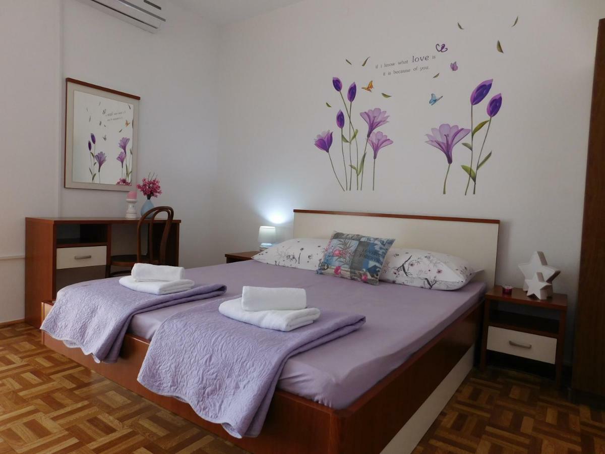 Guest House Ivanka ฮวาร์ ภายนอก รูปภาพ